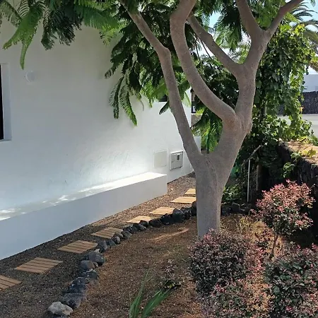 Apartamentos Falcon Tinajo Exterior photo