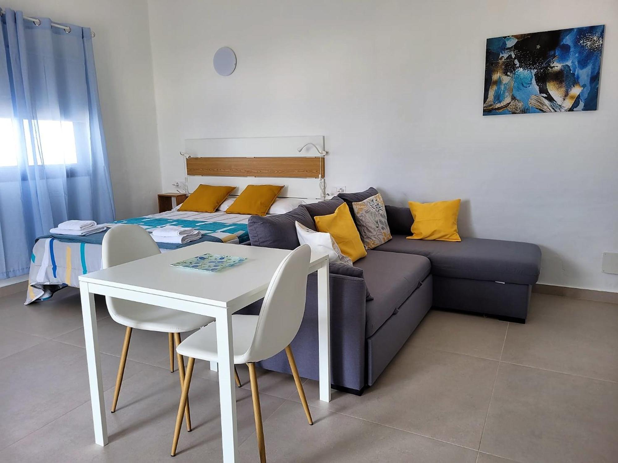 Falcon Apartment *